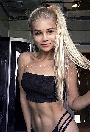 DAVINA - Girl escort Paris