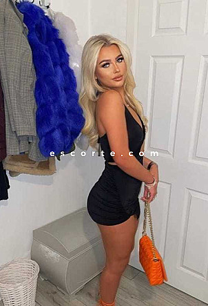 Olga - Girl escort Paris