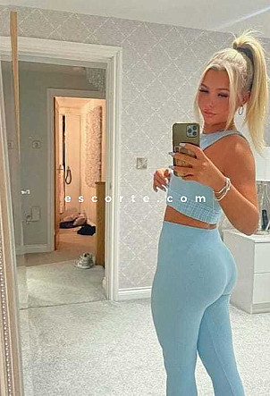 Olga - Girl escort Paris