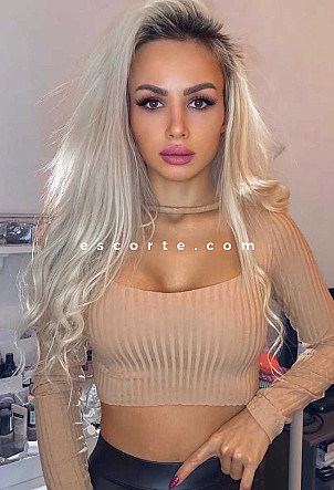 Alla - Girl escort Paris