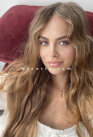 LETICIA - Girl escort Paris