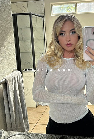 TIRIL - Girl escort Paris