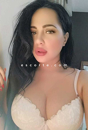 Alana - Girl escort Paris