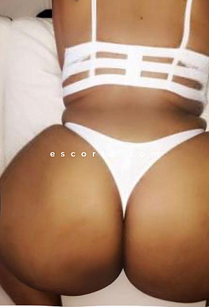 Nayrah - Girl escort Asnières-sur-Seine