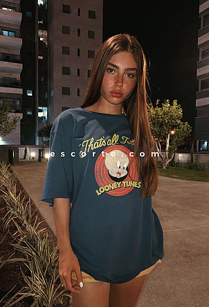 VEGETA - Girl escort Paris