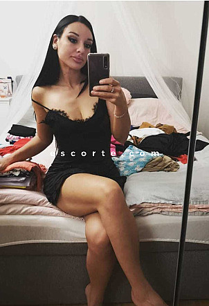 Valentina - Girl escort Paris