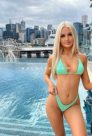 Alena - Girl escort Paris