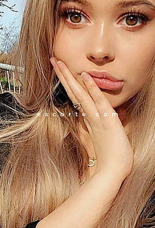 TORDIS - Girl escort Paris