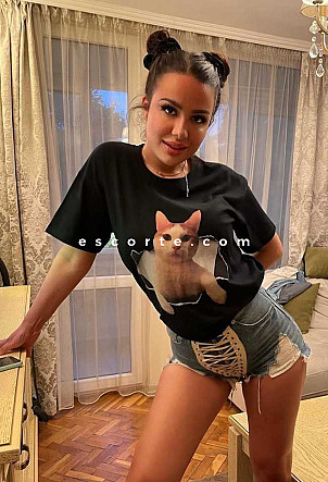 Alisa - Girl escort Paris