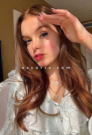 MELANIE - Girl escort Paris