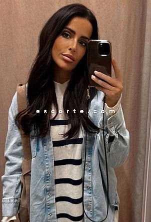 Alena - Girl escort Paris