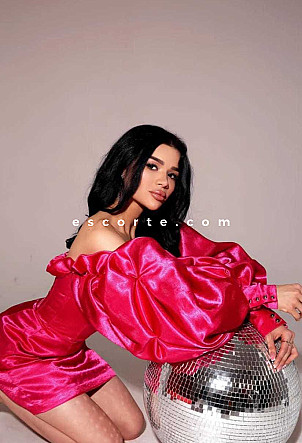Inna - Girl escort Paris