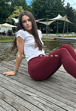 SILATE - Girl escort Paris