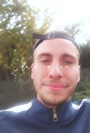 Valentin - Males escort Cambrai