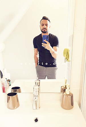 Superbme - Hommes escort Paris