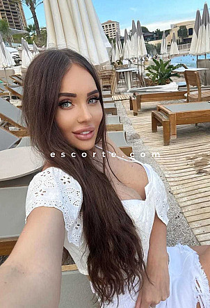 Nona - Girl escort Paris