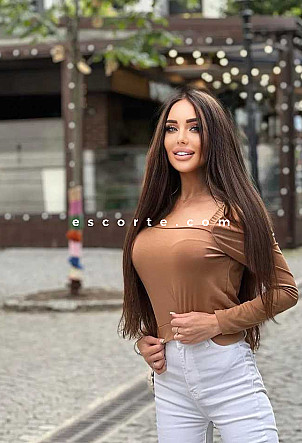 Nona - Girl escort Paris