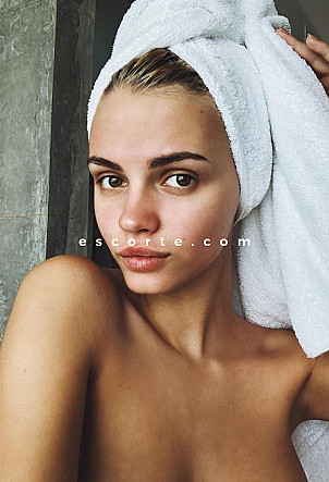 PORTER - Girl escort Paris