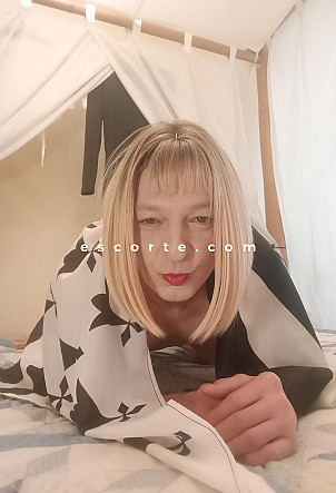 Une Travestie-Une Bretonne - Hommes escort Chambéry
