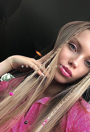 MOLLY - Girl escort Paris