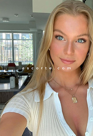 FERRAN - Girl escort Paris