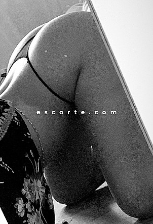 ehjdfjie - Girl escort Bordeaux