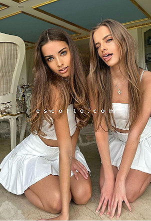 AVRIL and KENSA - Girl escort Paris