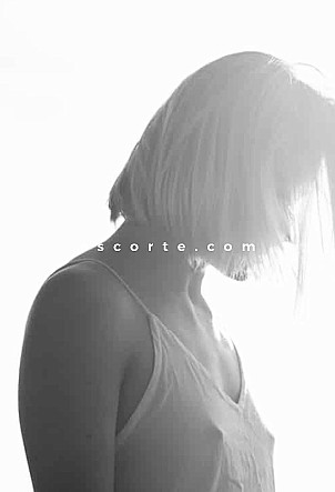 Pauline - Girl escort Toulouse