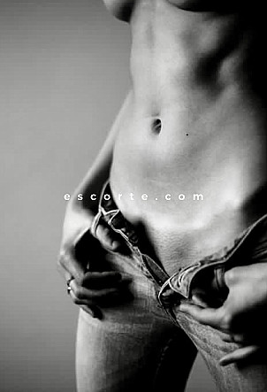 Isaure - Girl escort Toulouse