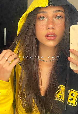 LONI - Girl escort Paris