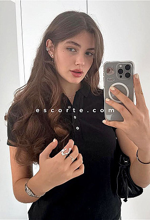 LILA - Girl escort Paris