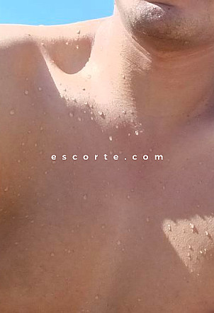 Jeerum - Hommes escort Paris