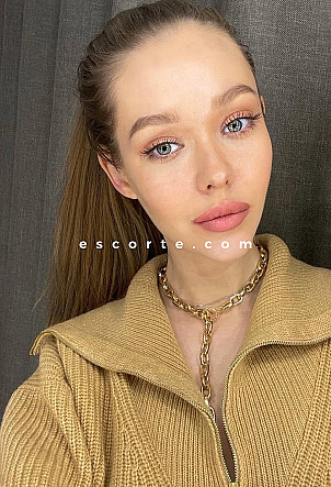 BEA - Girl escort Paris