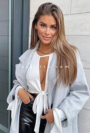 SOLDIS - Girl escort Paris