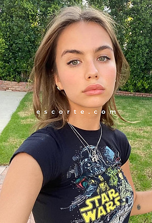 NAIDA - Girl escort Paris