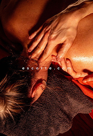 Massage femmes et couples - Males escort Strasbourg