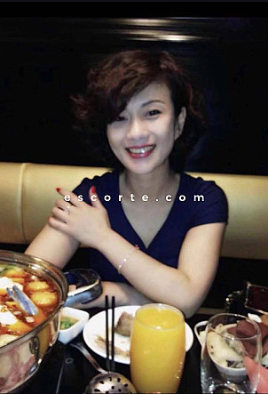 Emi - Girl escort Marseille