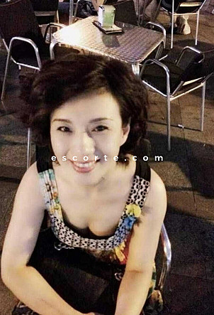 Emi - Girl escort Marseille