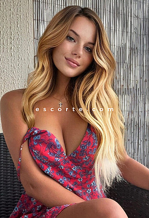 APAIN - Girl escort Paris