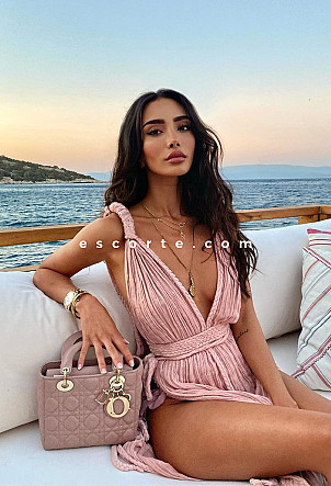 JANINE - Girl escort Paris