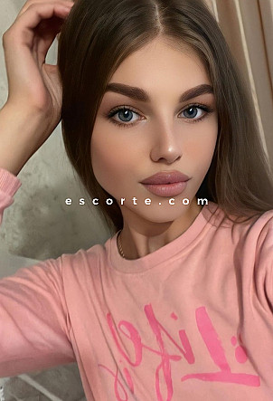 POLLY - Girl escort Paris