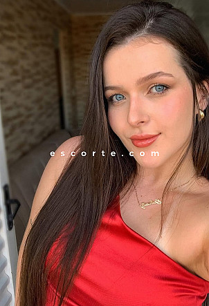 ELODIE - Girl escort Paris