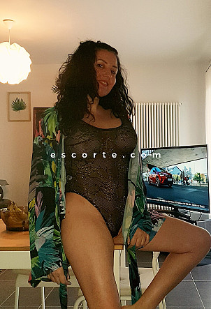 Lucycatalane - Girl escort Montauban