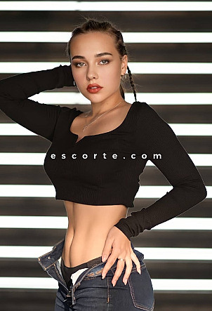 DEMI - Girl escort Paris