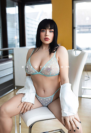 Lana - Girl escort Paris