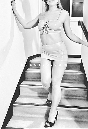 Freya - Girl escort Paris