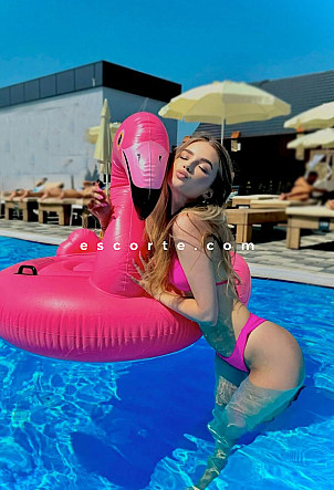 BIRT - Girl escort Paris