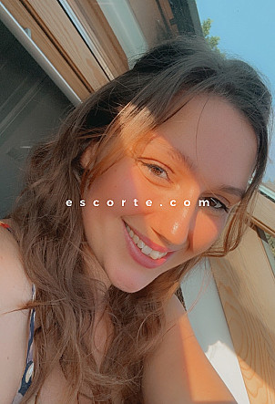 Lea - Girl escort Melun