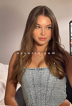 SYBIL - Girl escort Paris