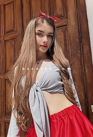 ALZBETA - Girl escort Paris